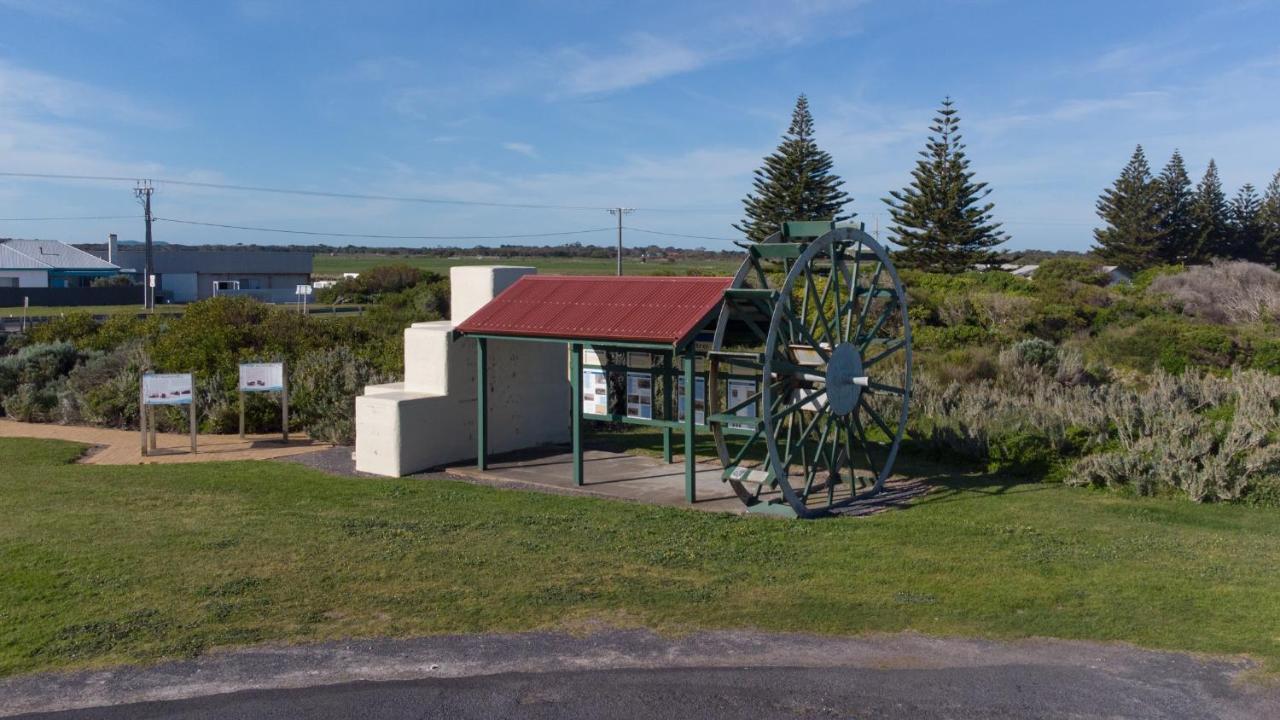 The Victoria Hotel Port MacDonnell Exterior foto
